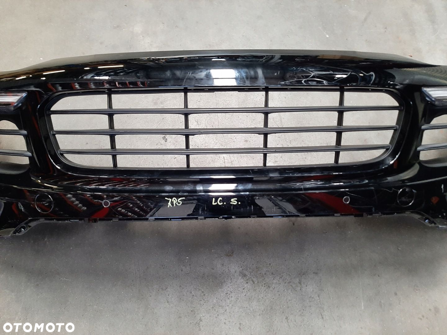 Porsche Cayenne E2 Zderzak Przedni Czarny 7P5807221D - 2