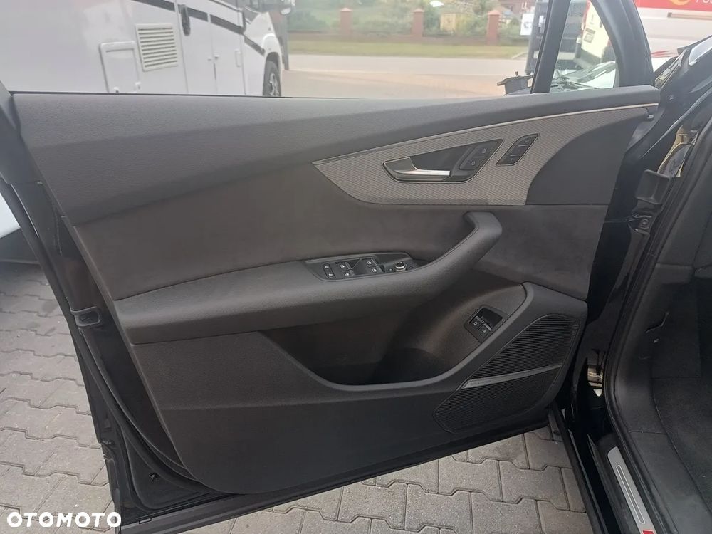 Audi Q7 TFSI e PHEV 360 kW Quattro S Line Tiptr - 15