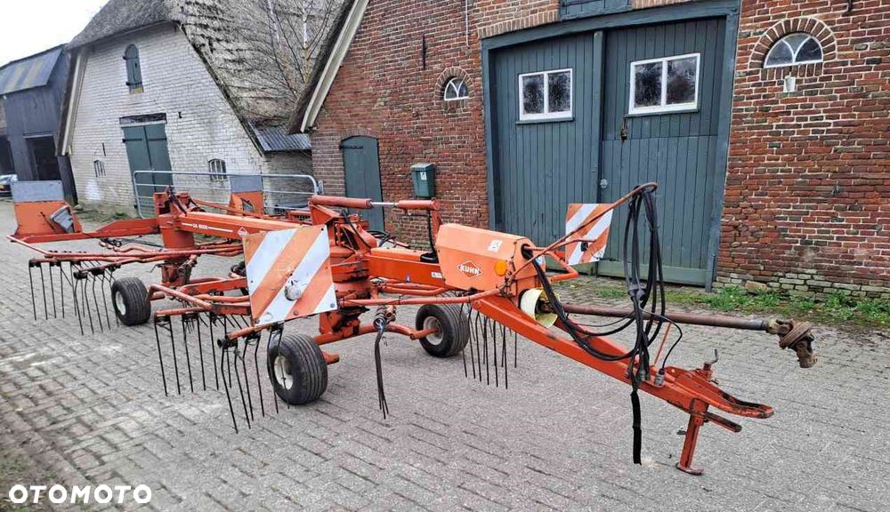 Lely Lotus 460 .Krone. Claas. Pottinger. Kuhn - 3