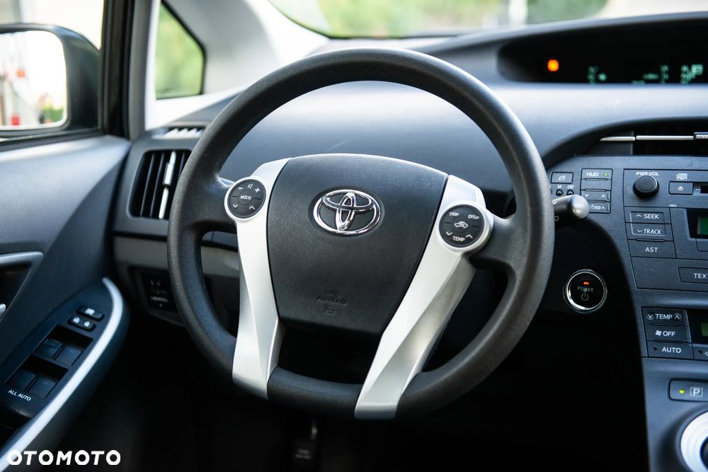 Toyota Prius (Hybrid) Executive - 28