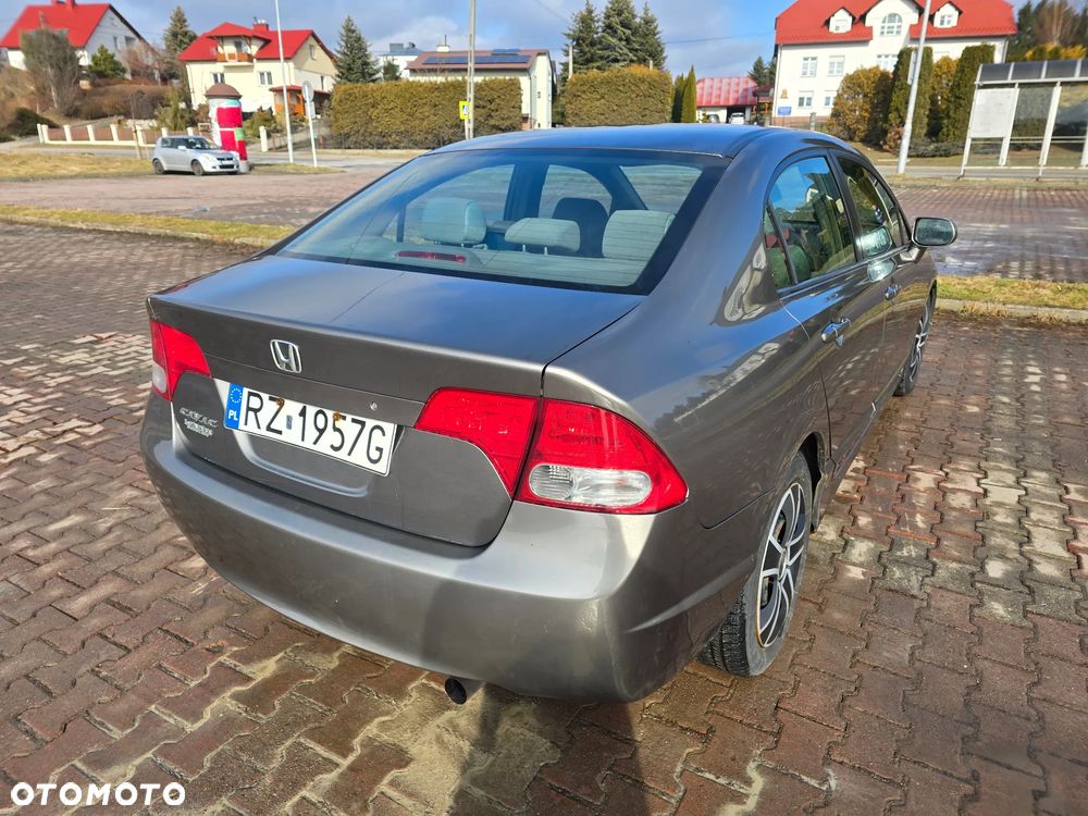 Honda Civic 1.8 Executive - 9