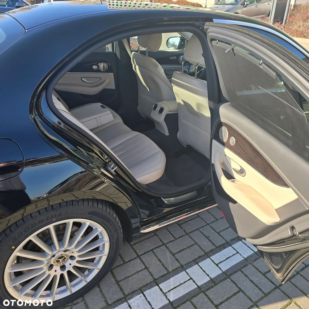 Mercedes-Benz Klasa E 220 d Exclusive - 17
