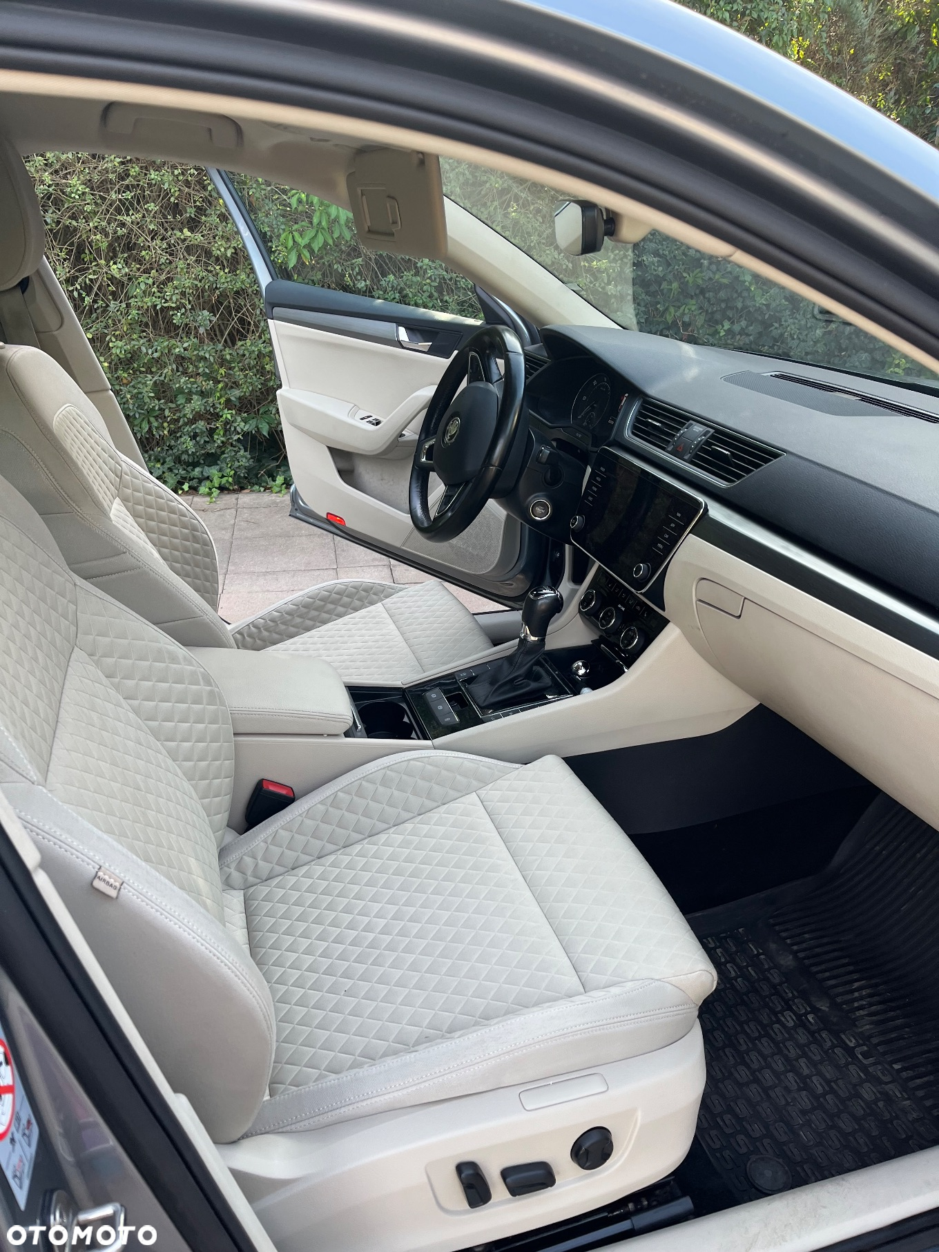 Skoda Superb 2.0 TDI Active DSG7 - 12