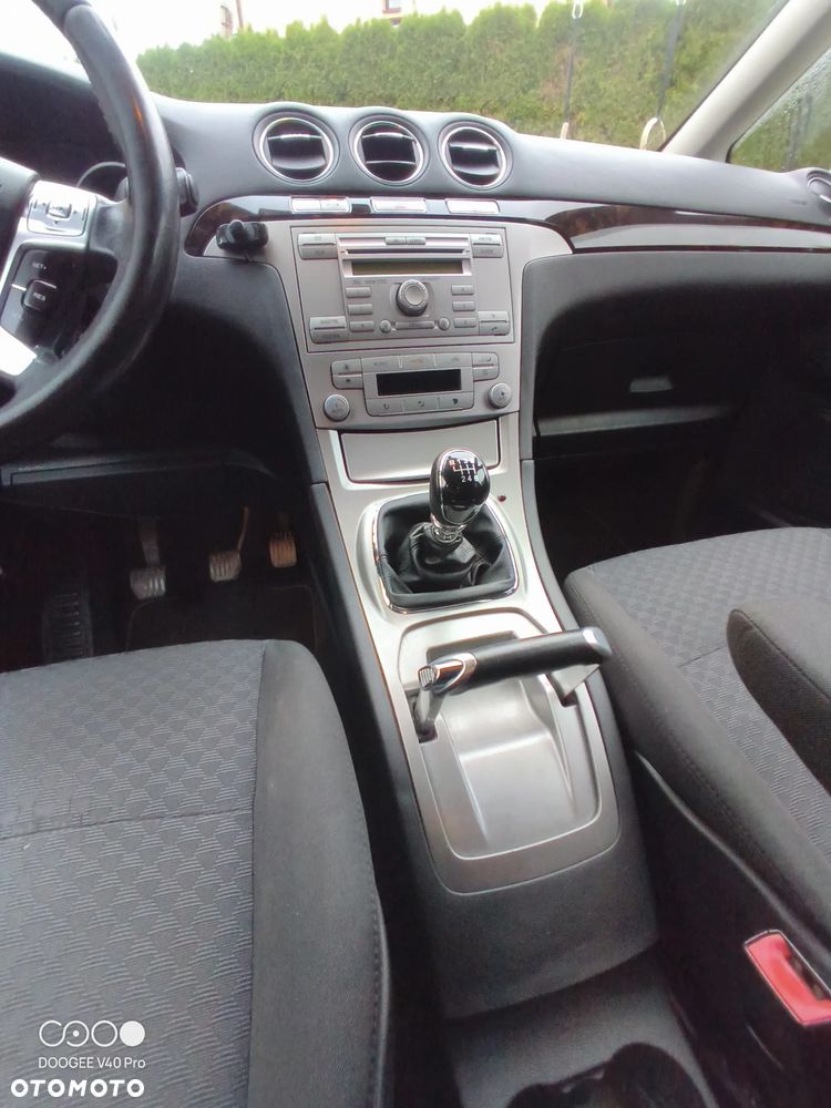 Ford Galaxy - 9