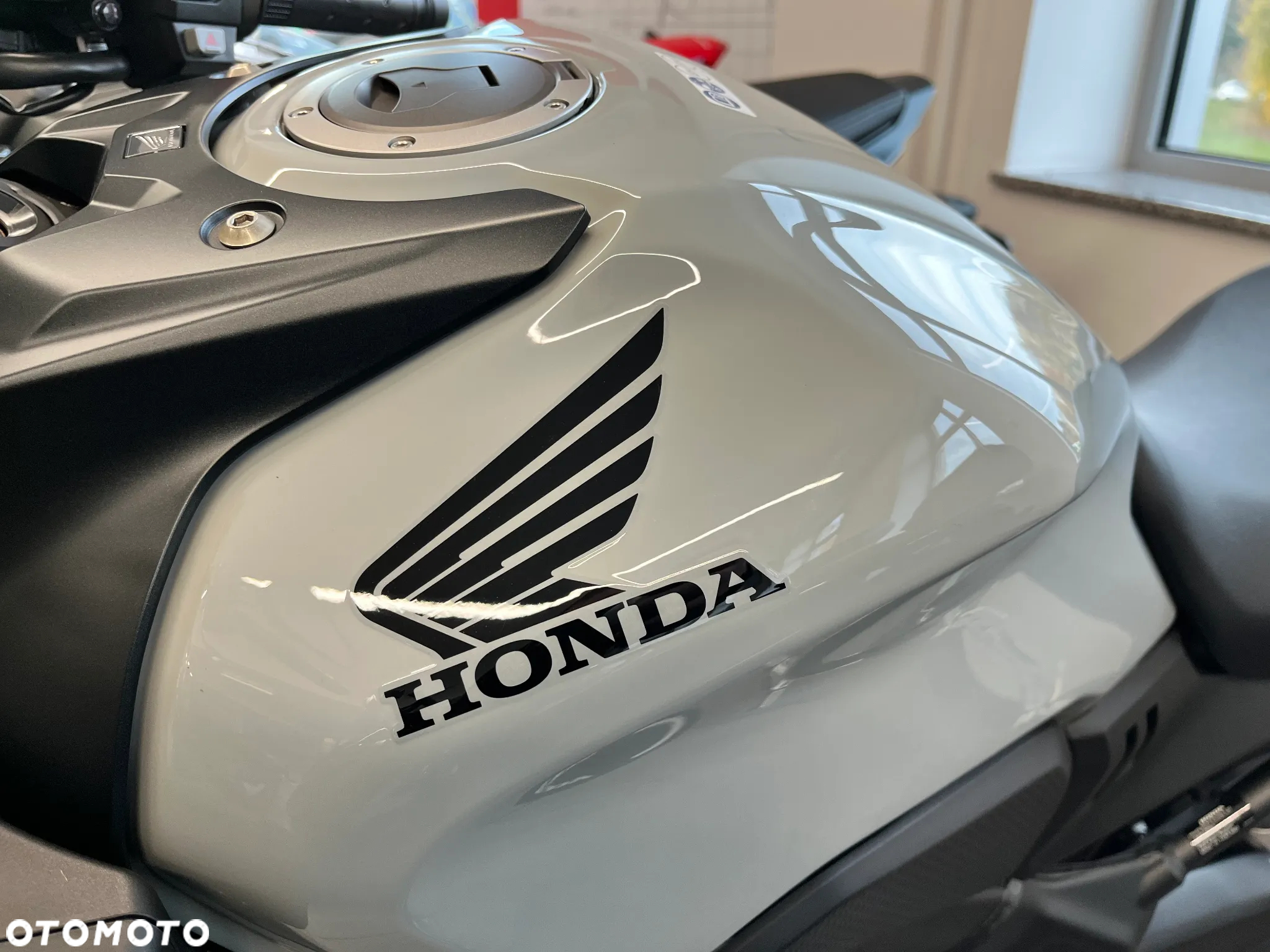 Honda CB - 12