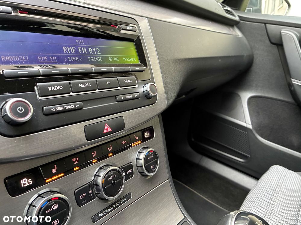 Volkswagen Passat 2.0 TDI Comfortline - 21