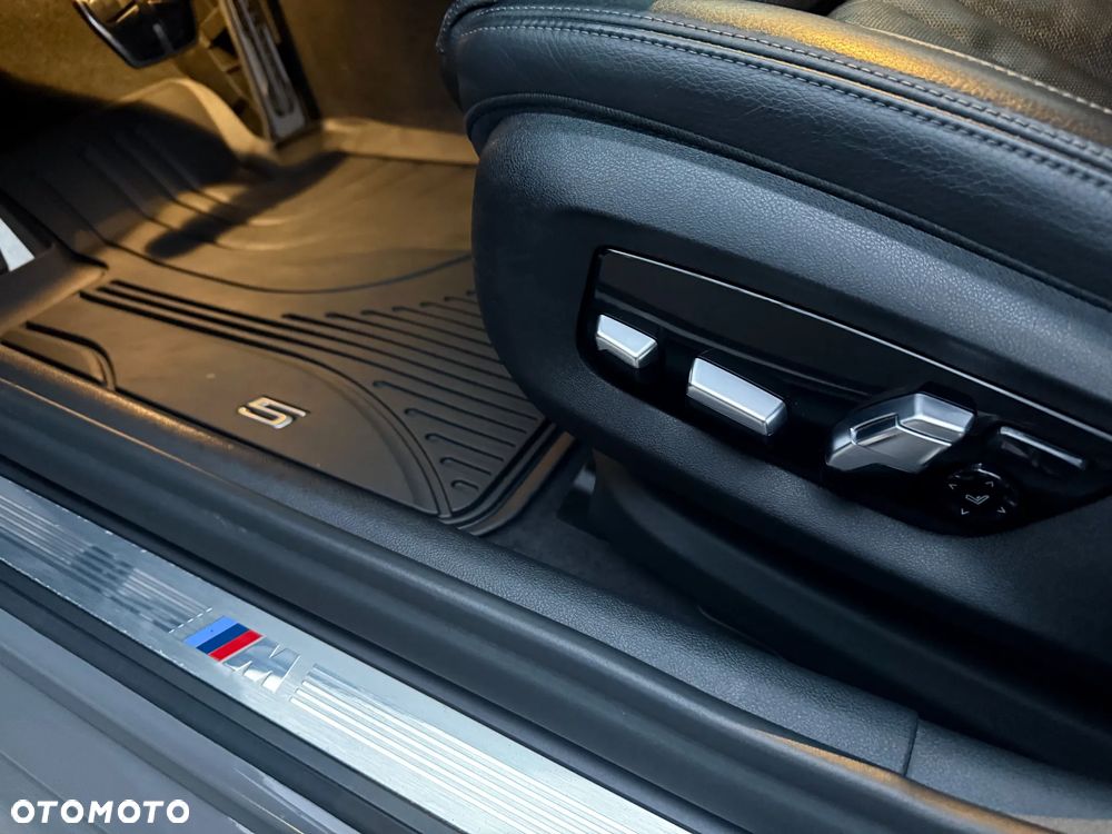 BMW Seria 5 545e xDrive M Sport Edition - 34