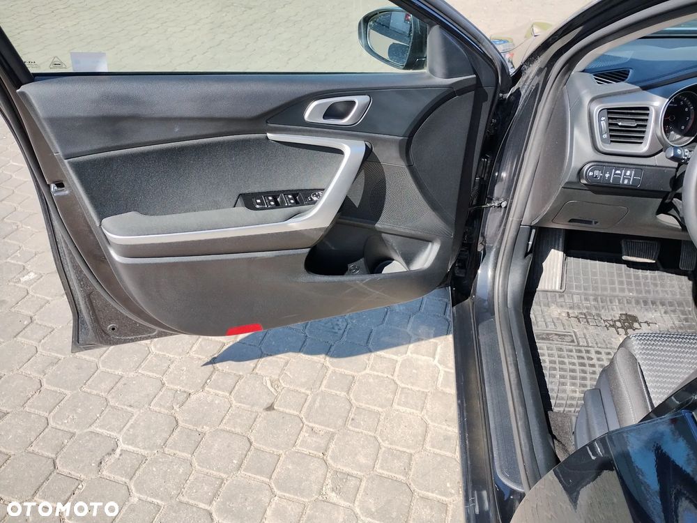 Kia Ceed 1.5 T-GDI M DCT - 11