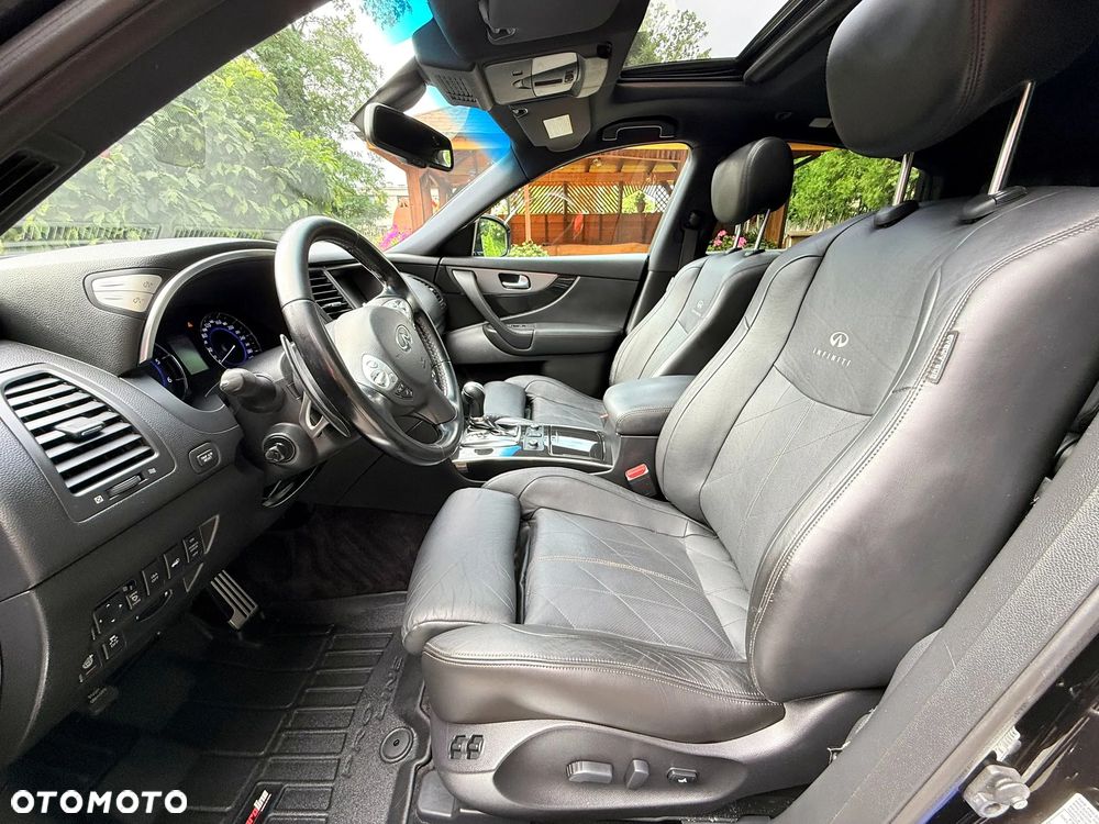 Infiniti QX70 - 20
