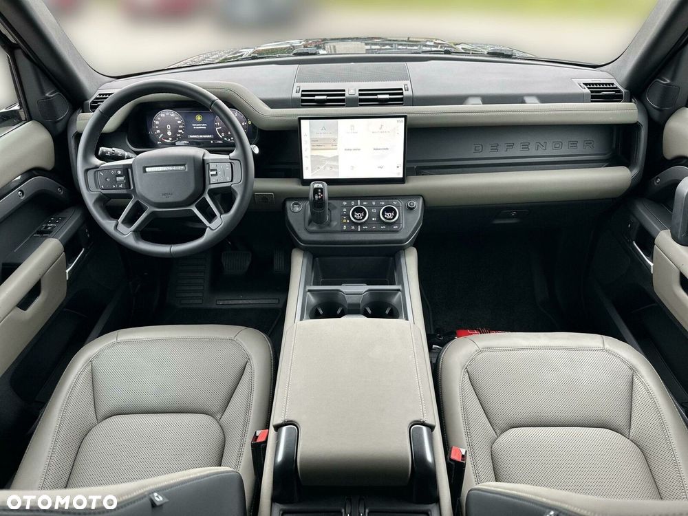 Land Rover Defender - 12