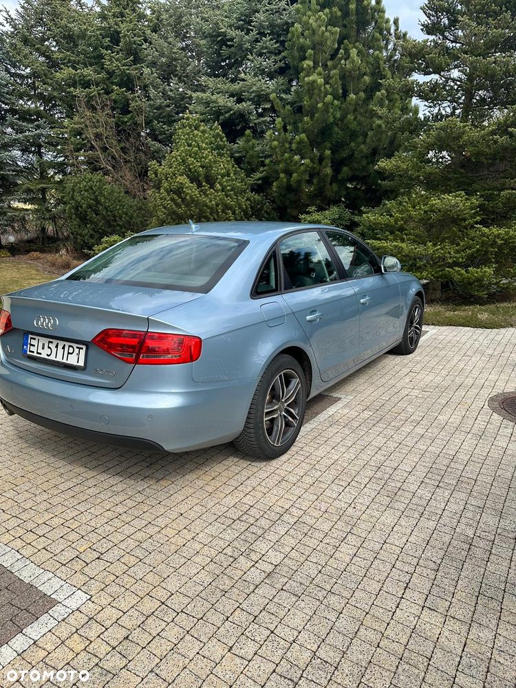 Audi A4 Limousine 2.0 TDI DPF Ambition - 4