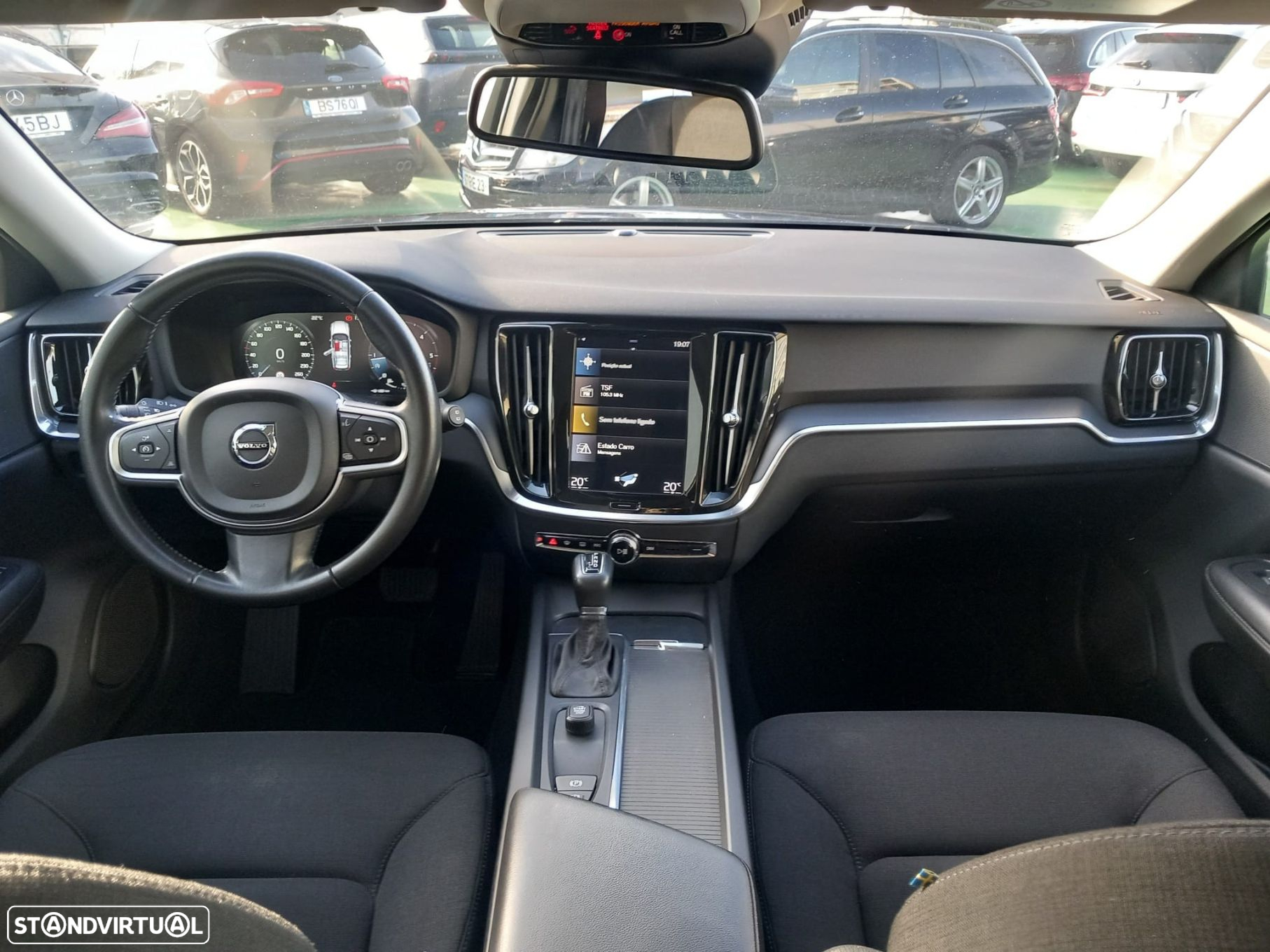 Volvo V60 2.0 D3 Momentum Geartronic - 15