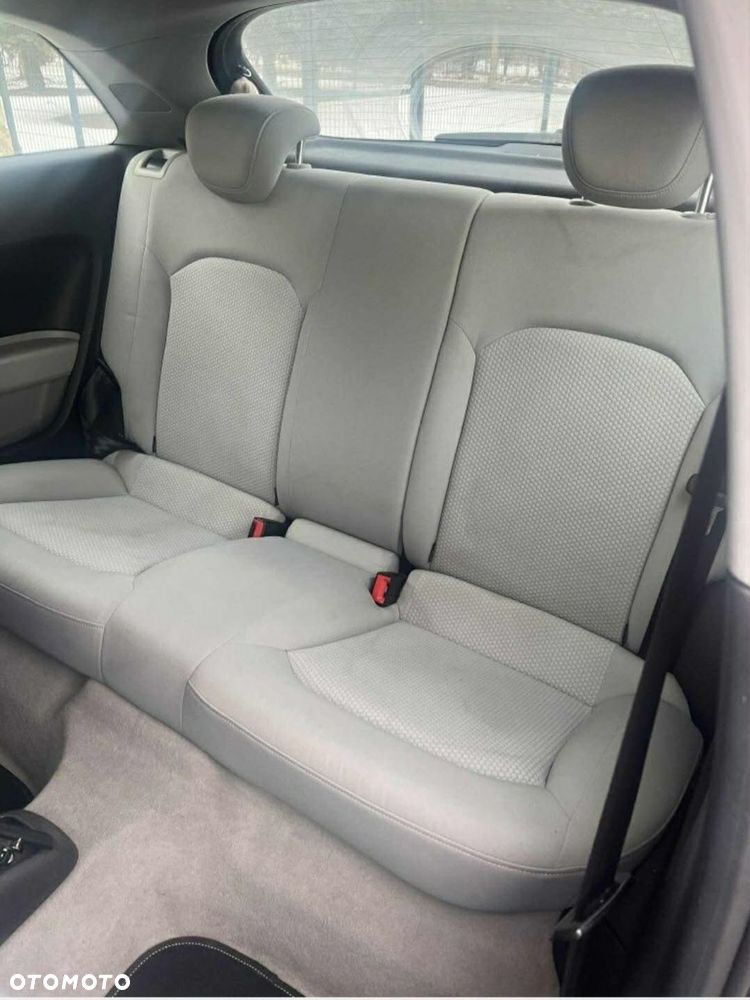Audi A1 3-drzwiowe 1.6 TDI admired - 12