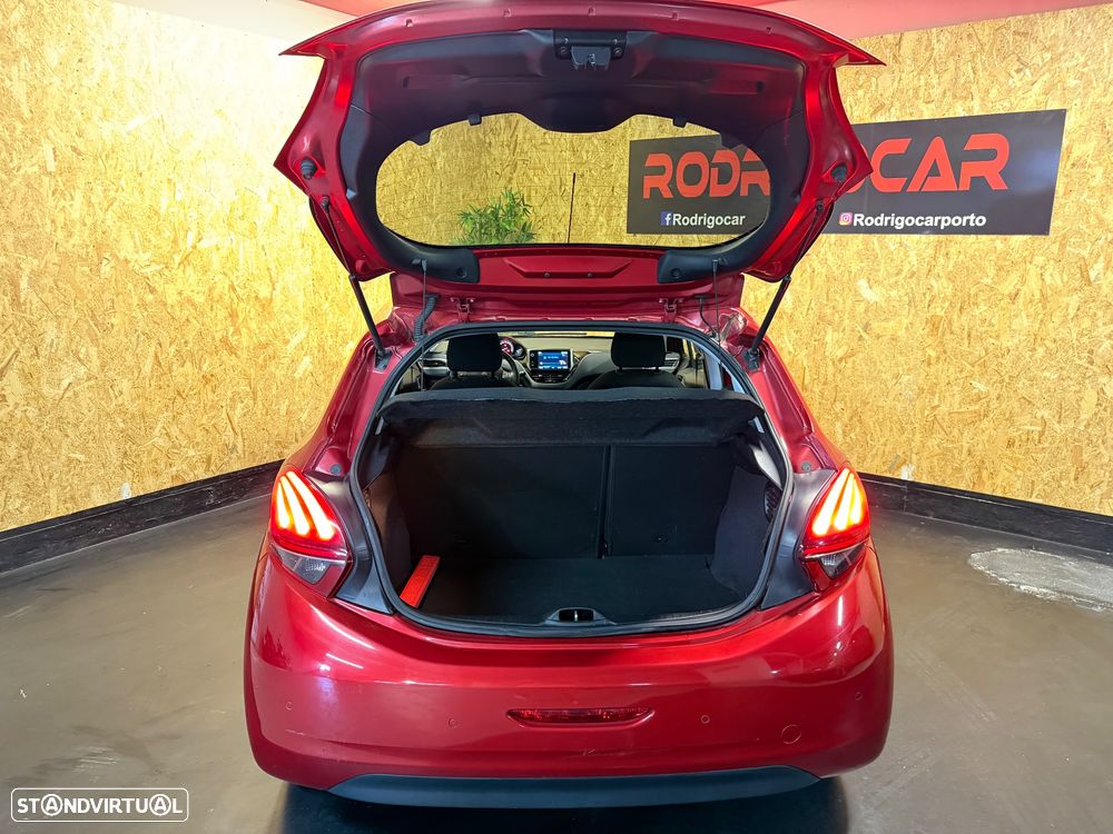 Peugeot 208 82 PureTech Style - 21