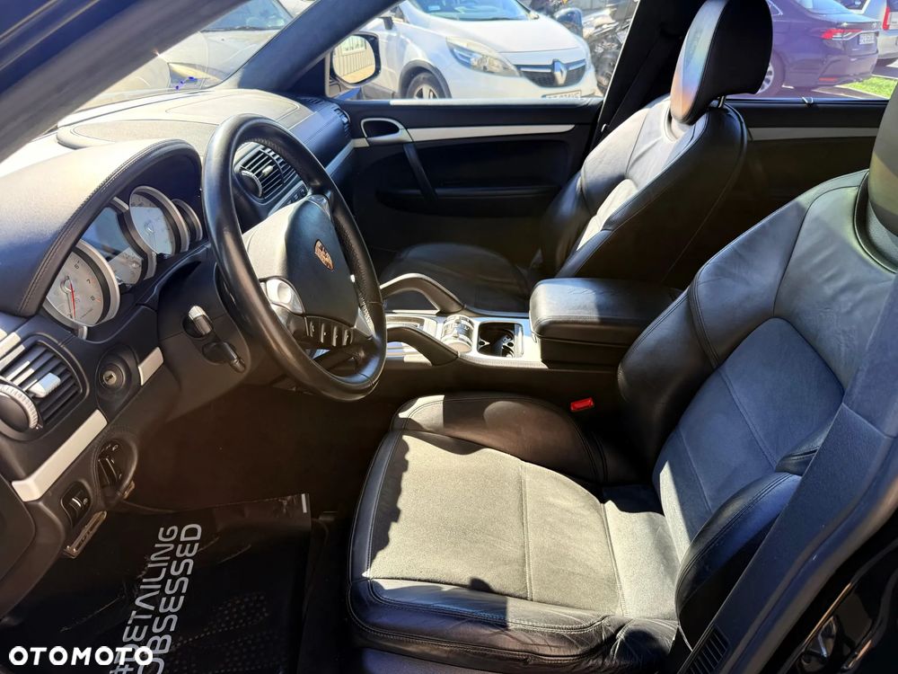 Porsche Cayenne Turbo - 24