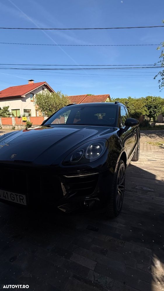 Porsche Macan - 1