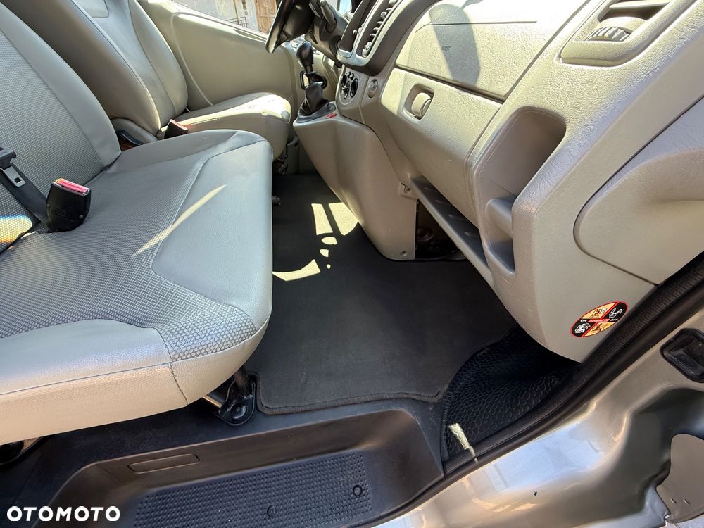 Opel Vivaro L2H1 2.9t - 16