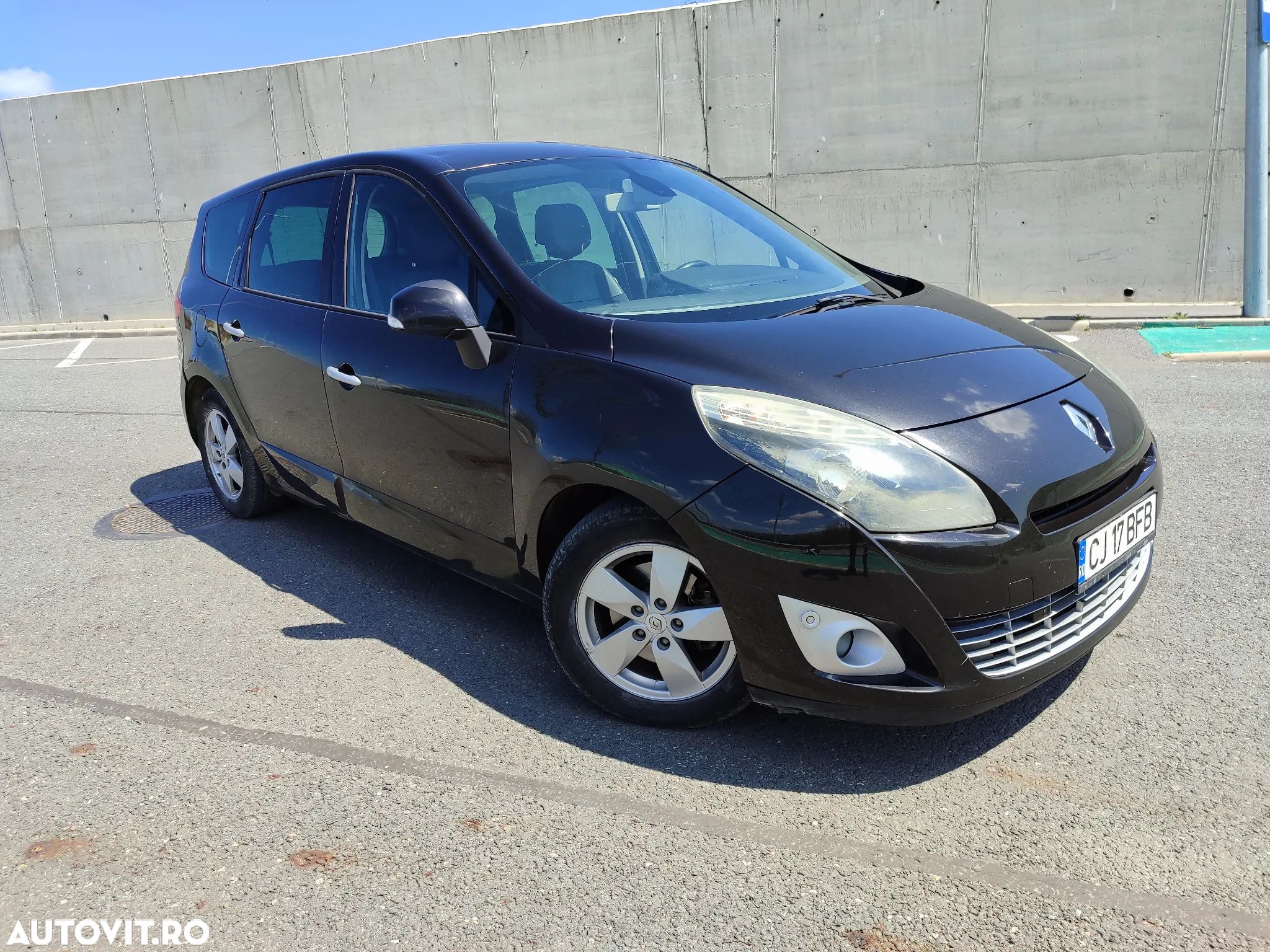 Renault Grand Scenic 1.9 dCi FAP Avantage - 1