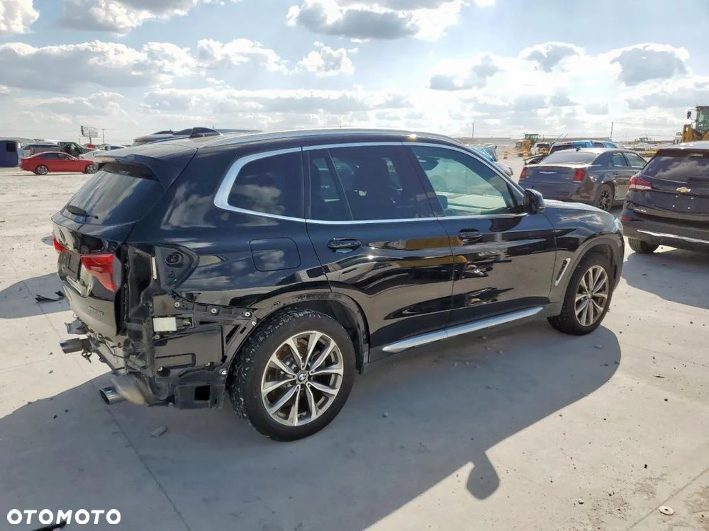 BMW X3 xDrive30i Advantage - 4