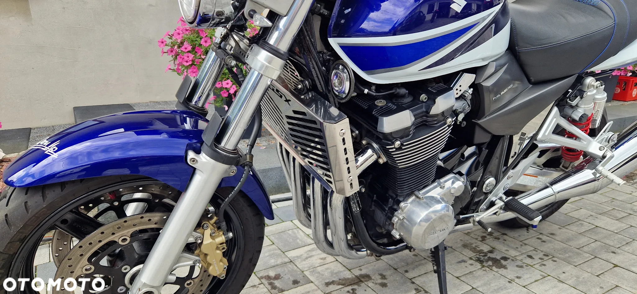 Suzuki GSX - 16