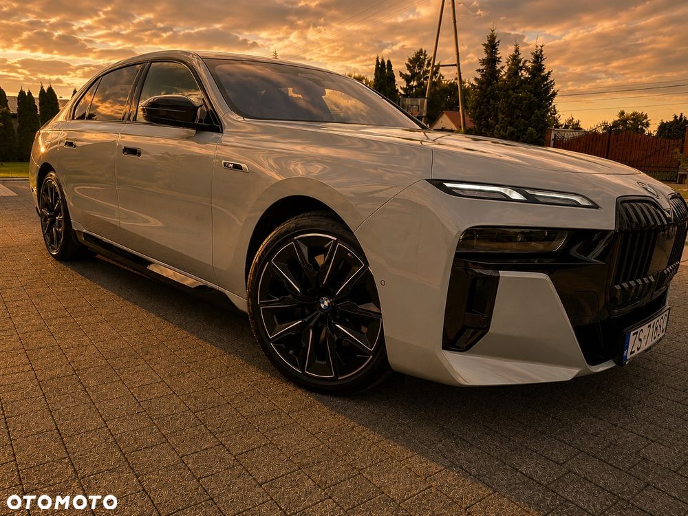 BMW Seria 7 M760e PHEV xDrive Individual Edition sport - 1