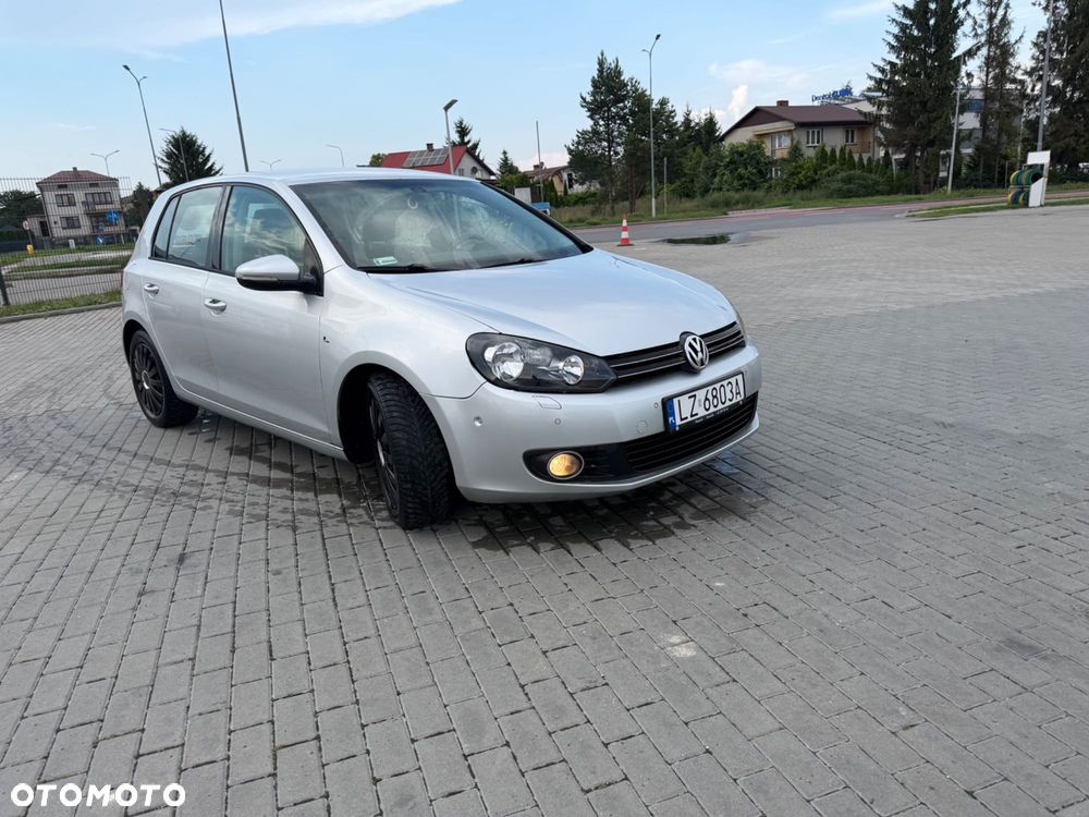Volkswagen Golf - 2