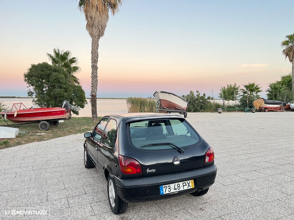 Ford Fiesta 1.8 D Studio - 1