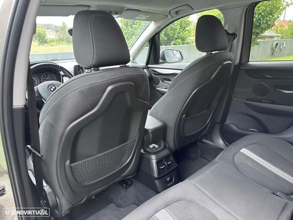 BMW 218 Active Tourer d Line Sport - 48