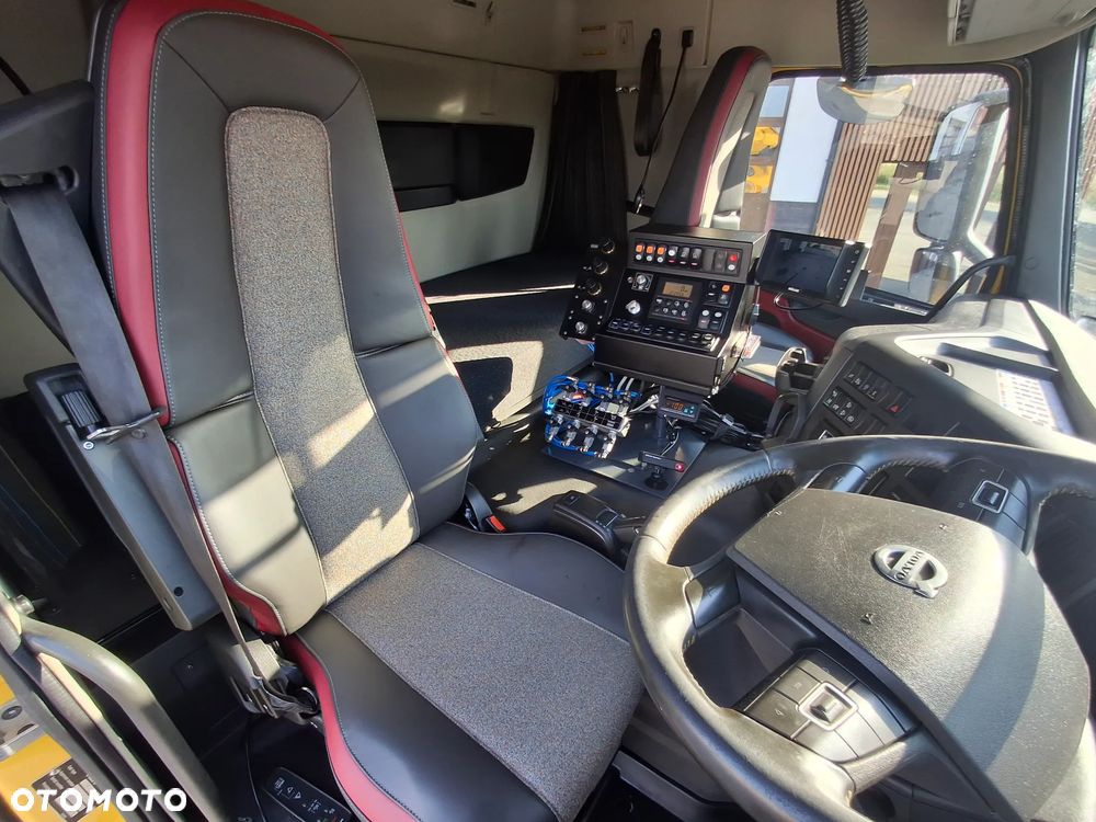 Volvo FMX 420 Zamiatarka BROCK VS 7 TECH Euro 6 PM2.5/10 Karcher 100 BAR Listwy Ciśnieniowe Mycie Asfaltu W Szerokim Zakresie Szczotki L/R 2145 MTH Kamery 360 2021R Dodatkowy Zbiornik Wody Webasto - 32