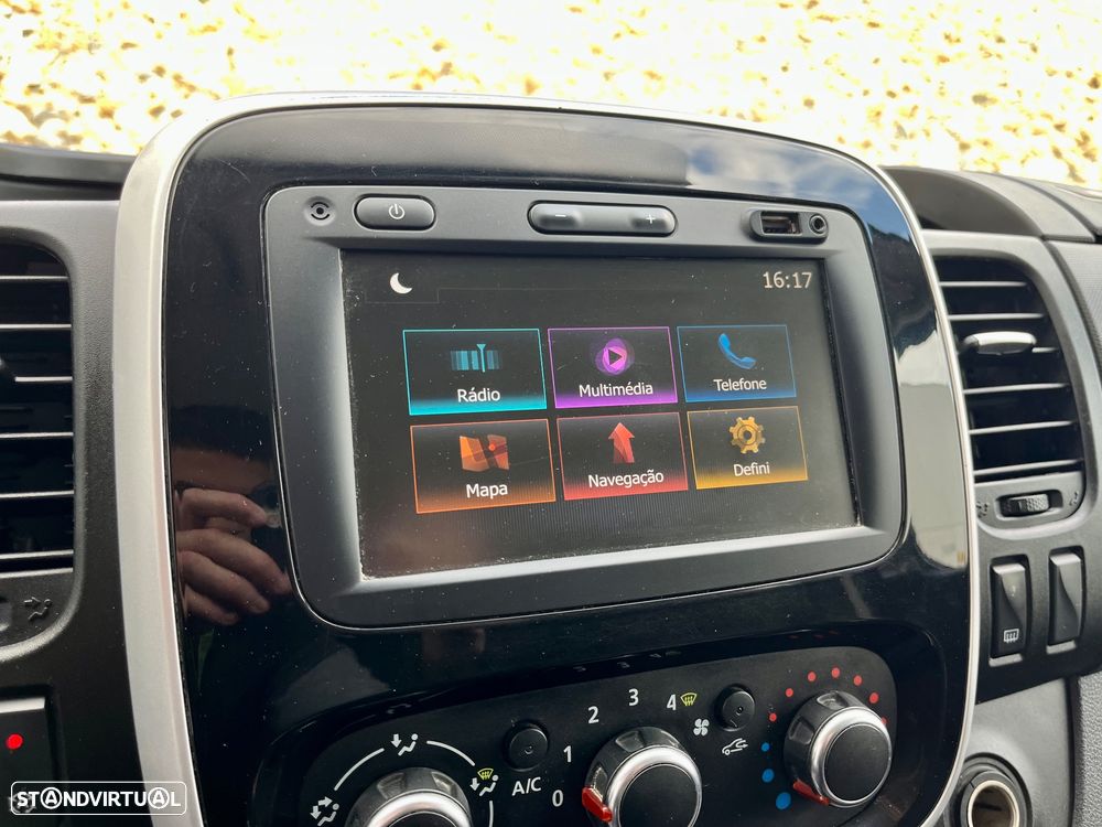 Renault Trafic 1.6 DCI Cabine dupla 6 lugares versão longa - 10