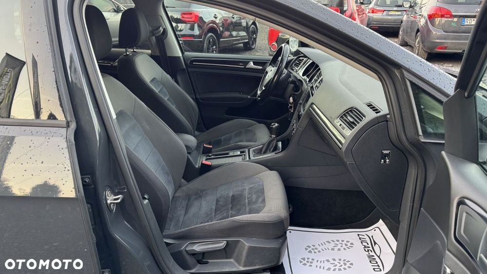 Volkswagen Golf - 21