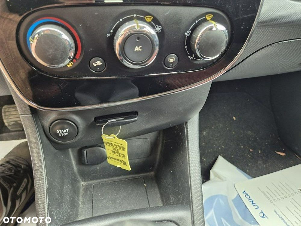 Renault Clio - 16