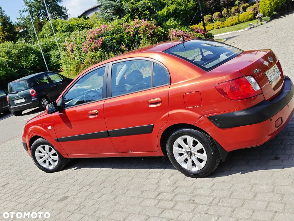 Kia Rio 1.4 Comfort - 1