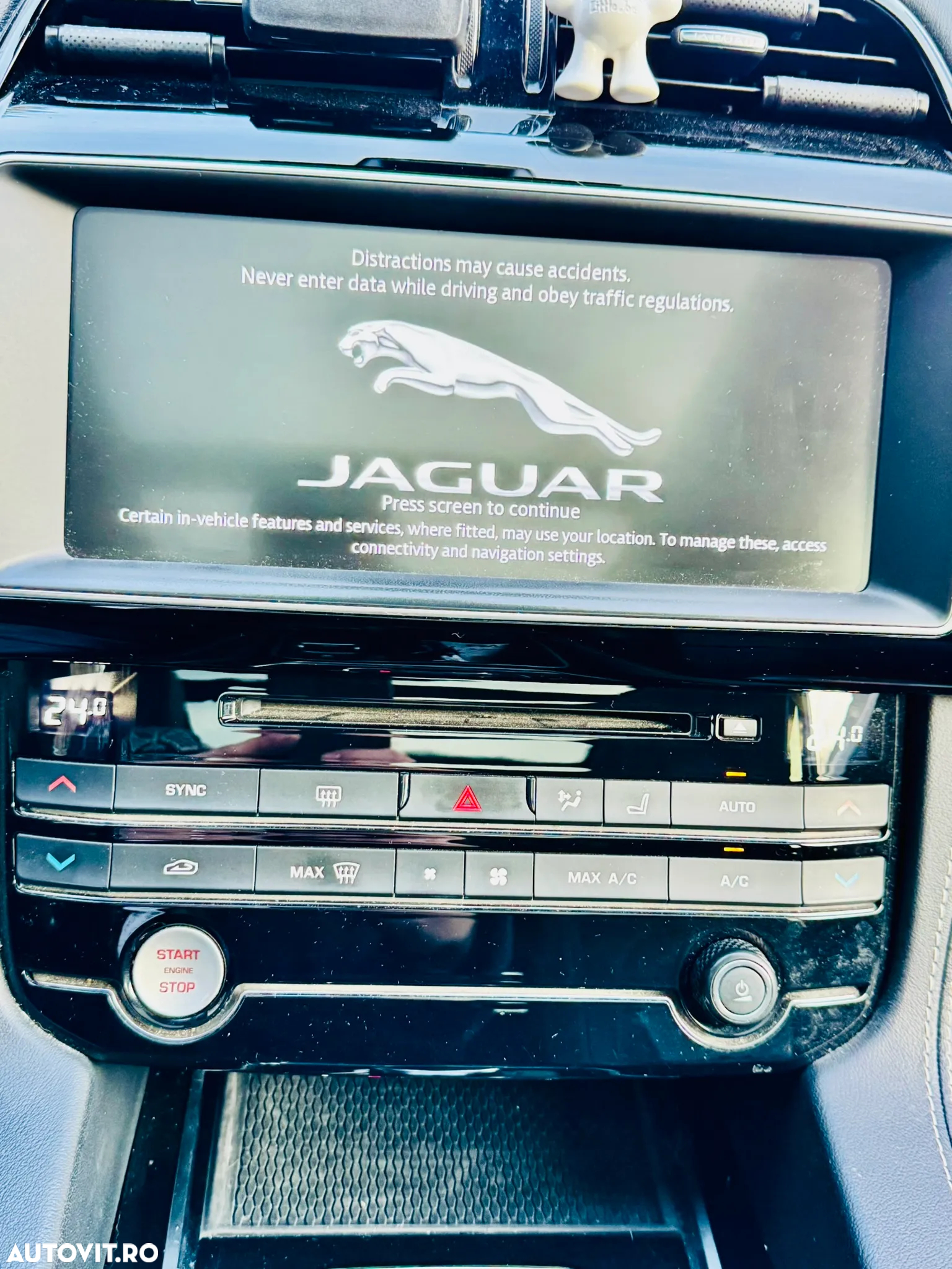 Jaguar F-Pace 20d AWD R-Sport - 11