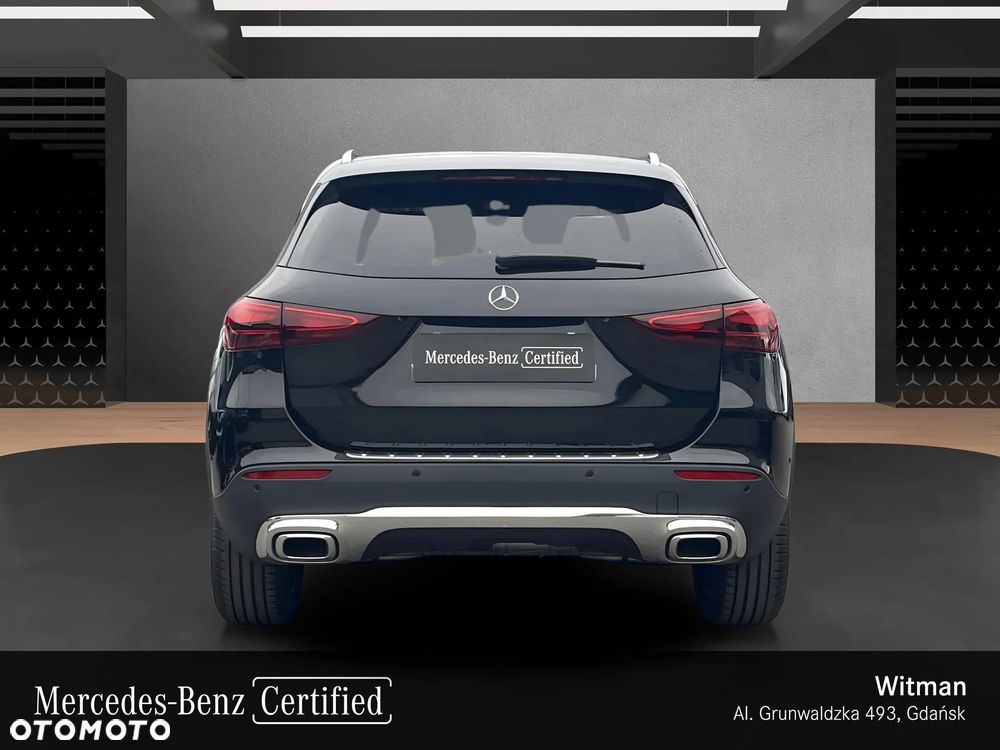 Mercedes-Benz GLA - 8