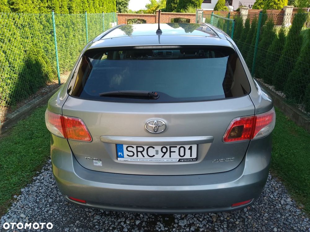 Toyota Avensis - 5