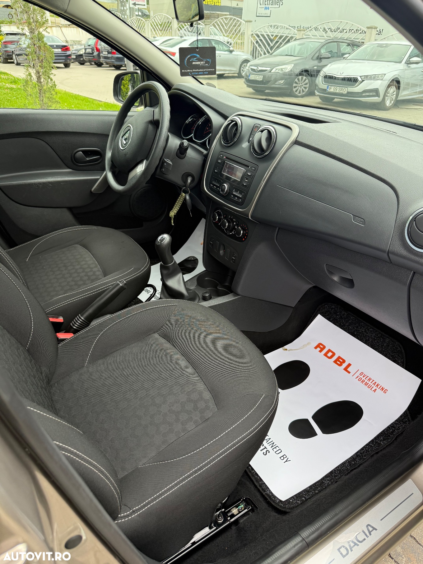Dacia Logan MCV 1.2 16V 75 Celebration - 15