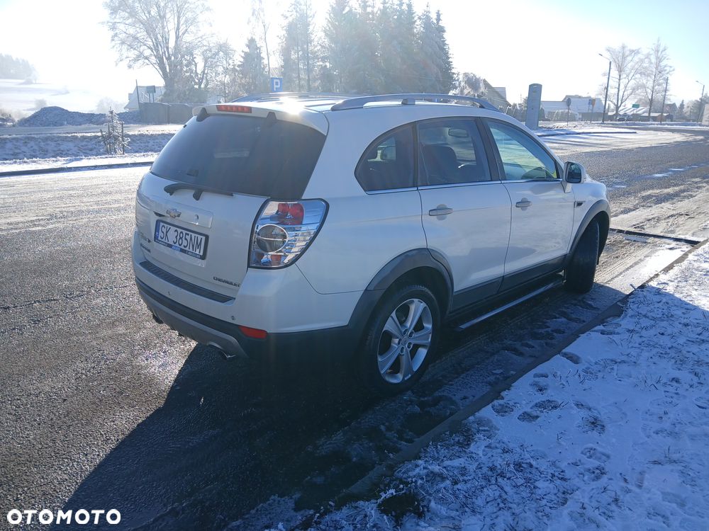 Chevrolet Captiva 2.2 D LTZ - 17