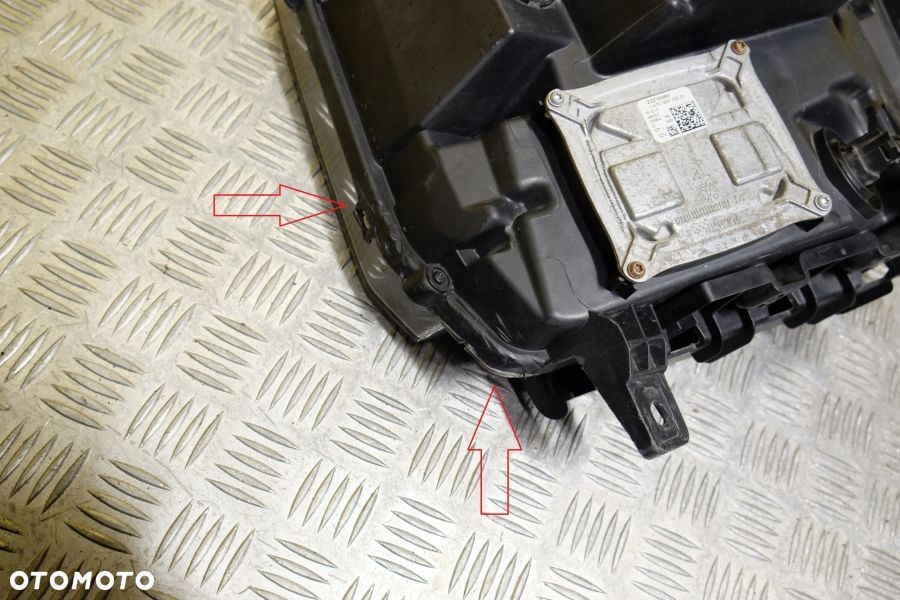 GMC SIERRA 2016-2018 REFLEKTOR LAMPA XENON R USA - 16