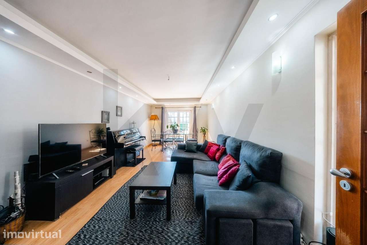 Moradia T3 + 1 totalmente remodelada na Parede, a 5 minutos da praia - Grande imagem: 2/20