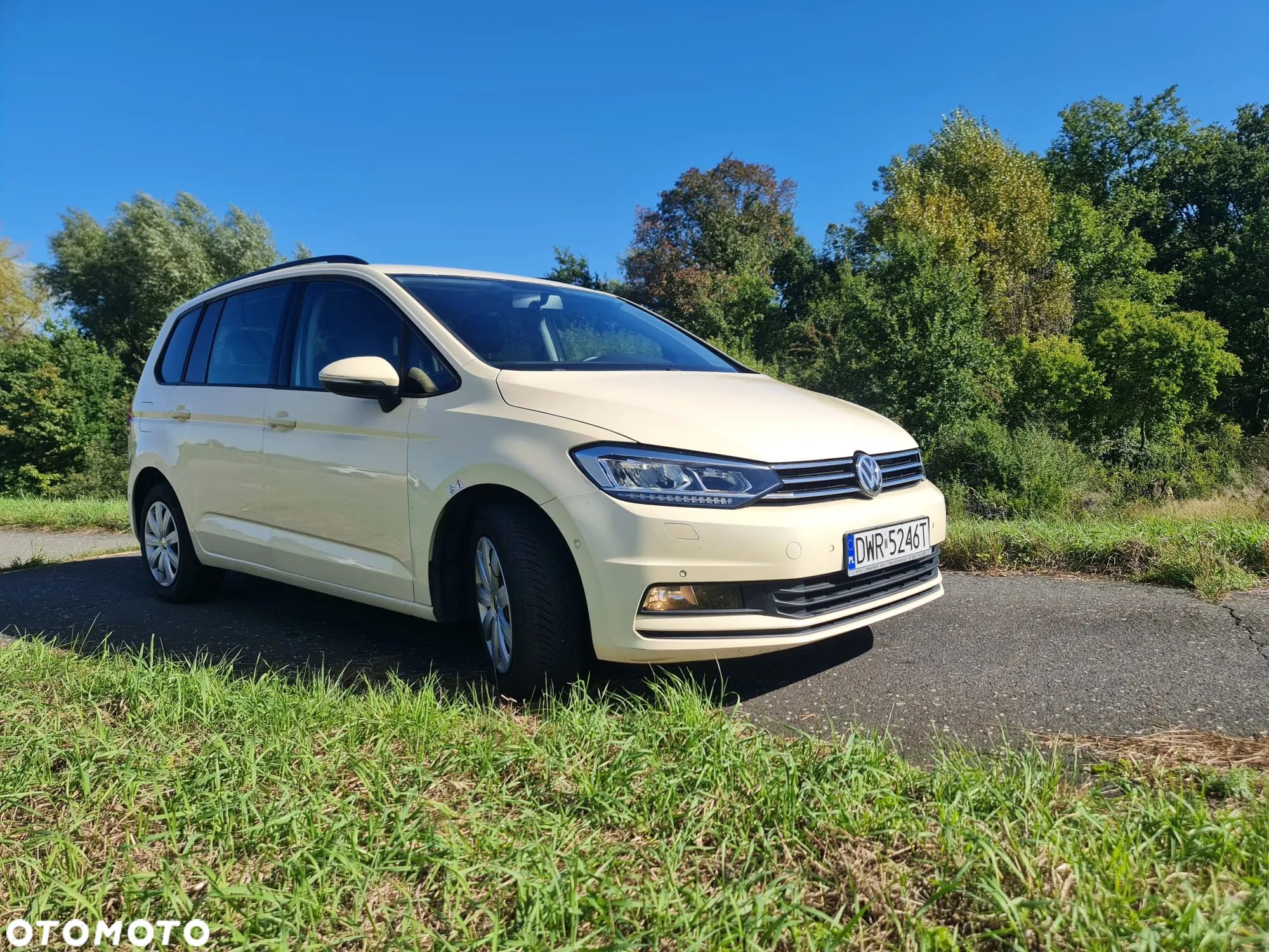Volkswagen Touran - 1