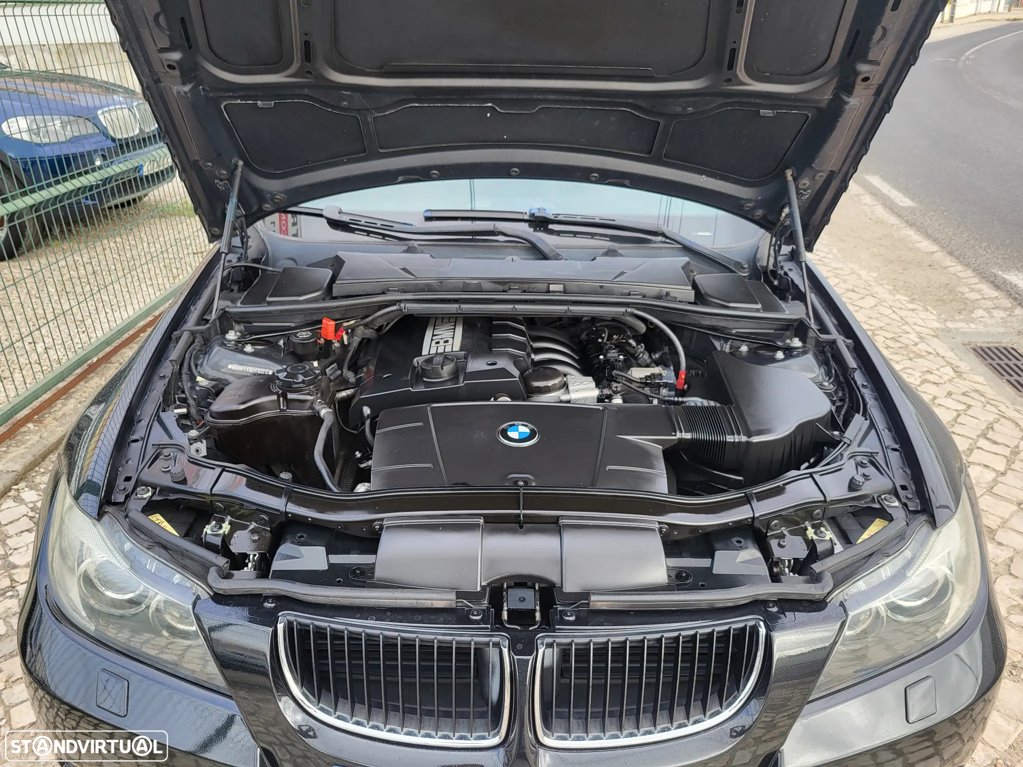 BMW 318 i Auto - 14