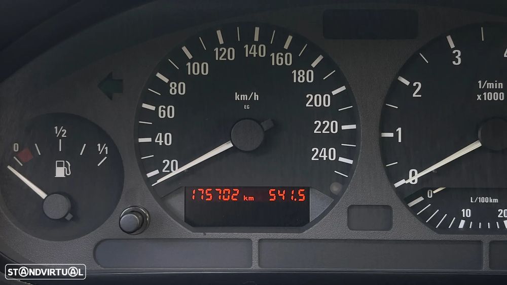 BMW 318 i Cabriolet - 19