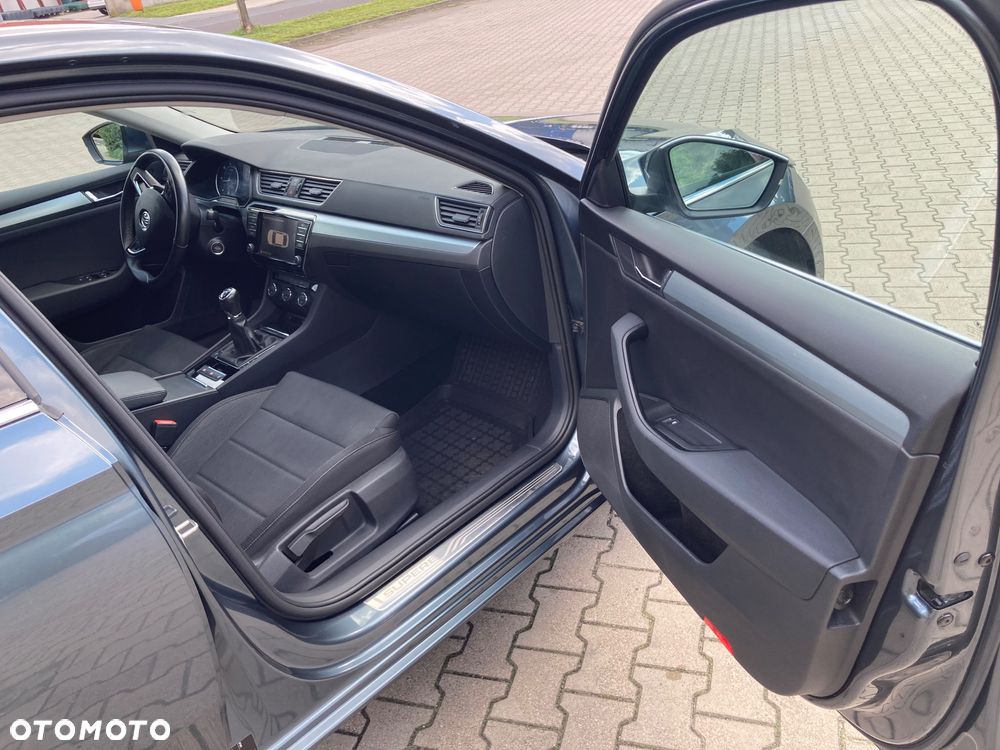 Skoda Superb 2.0 TDI Ambition - 6
