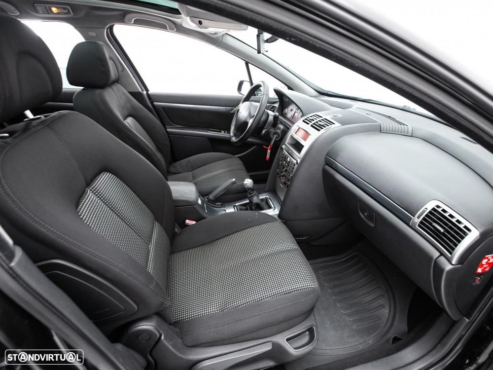 Peugeot 407 SW - 8