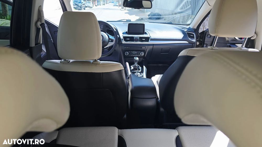 Mazda 3 G165 Revolution Top - 9