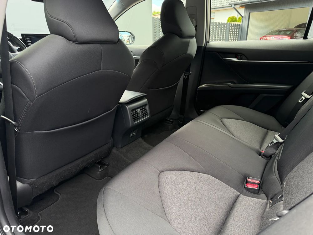 Toyota Camry 2.5 Hybrid Comfort CVT - 28