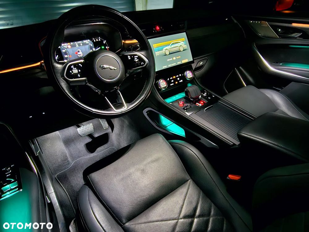 Jaguar F-Pace - 22