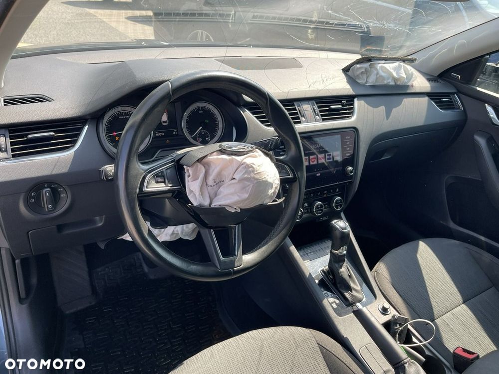 Skoda Octavia 2.0 TDI DSG Selection Plus - 9