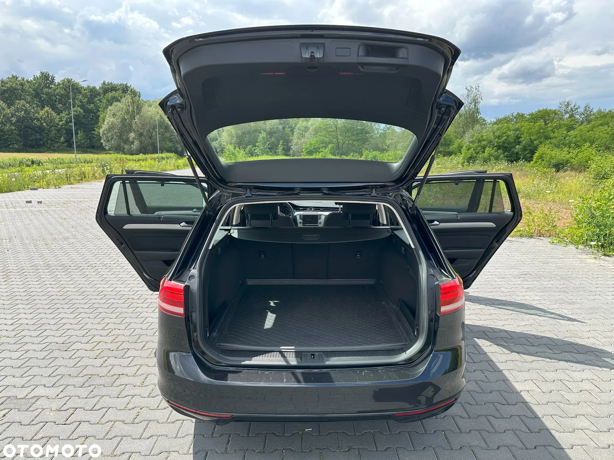 Volkswagen Passat 2.0 TDI BMT Comfortline - 23